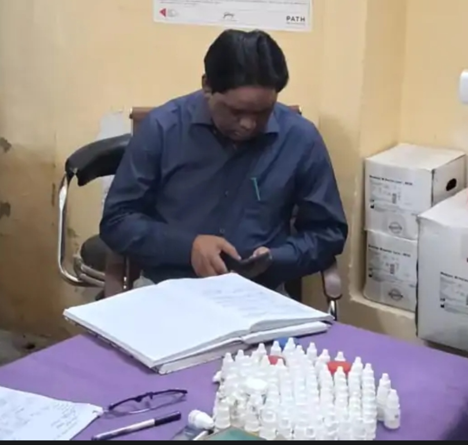 सीएमओ के औचक निरीक्षण में कई दिनों से गैरहाजिर मिले…