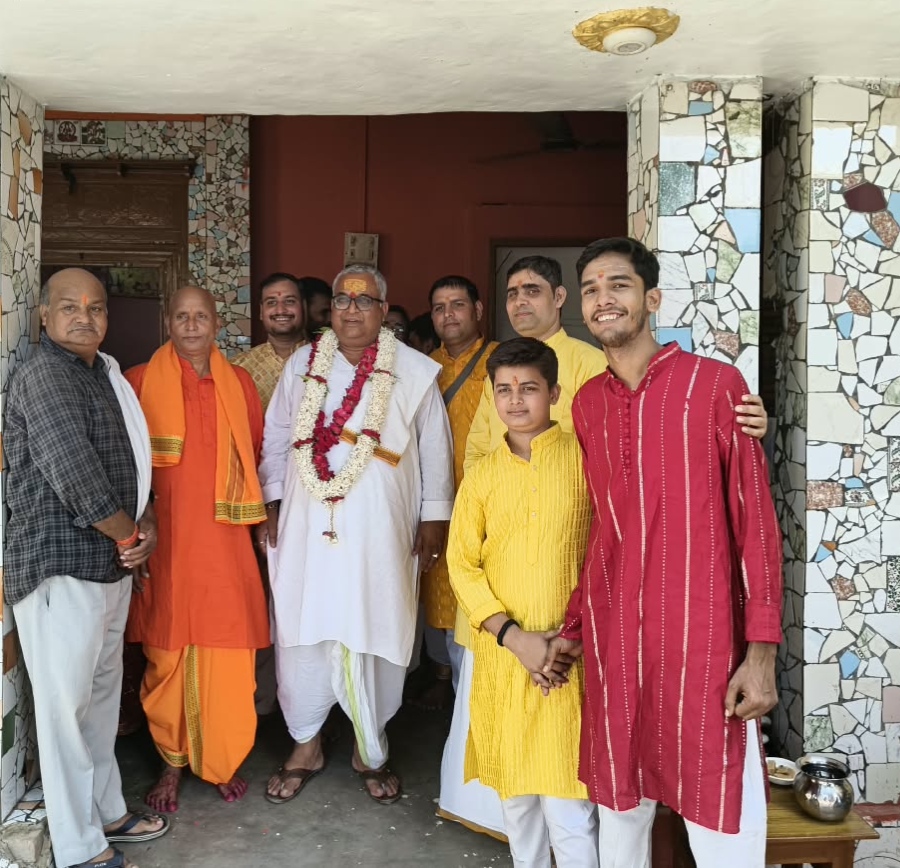 गया महात्म्य श्रवण के बाद पितृ उद्धार के लिए गया रवाना हुए…