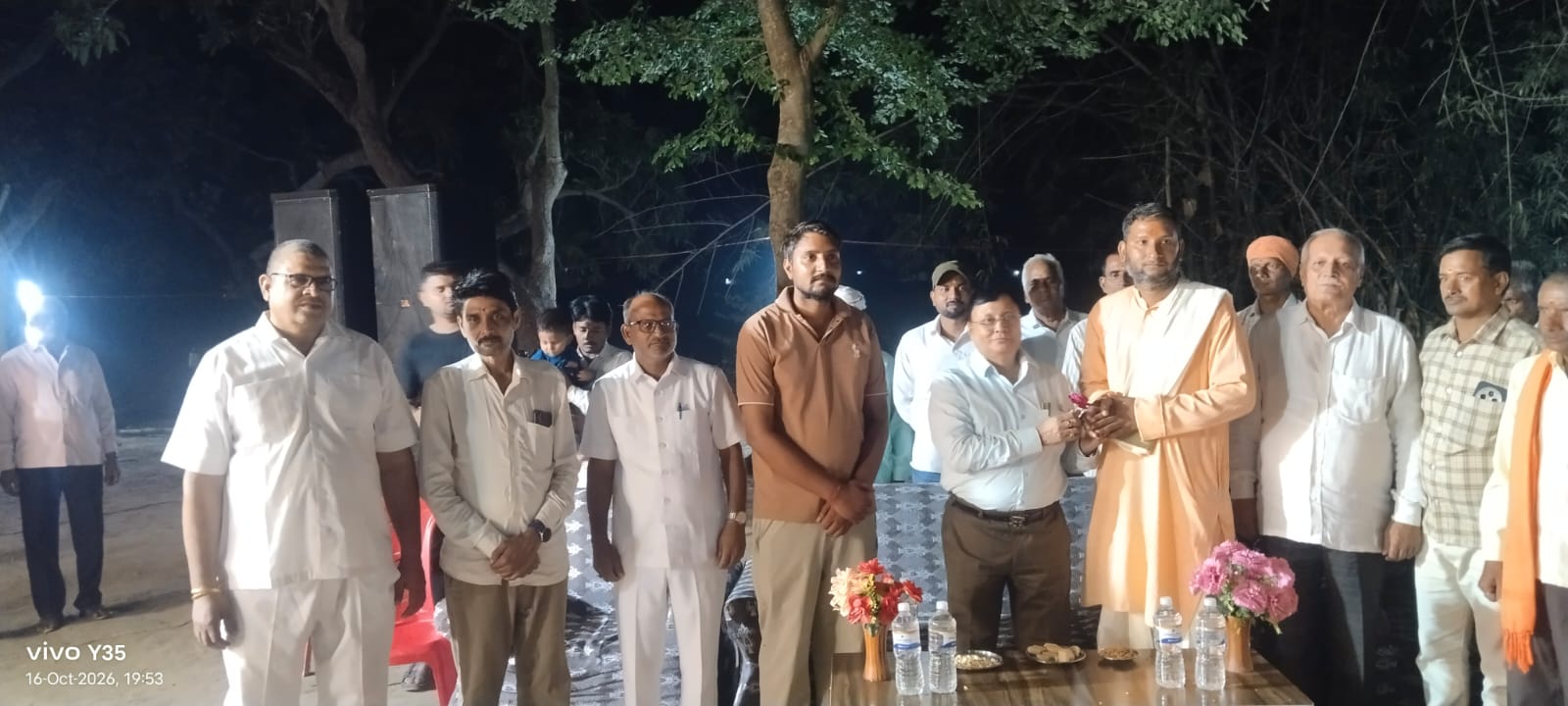 प्रतापगढ़: खंड विकास अधिकारी ने इंटरलॉकिंग सड़क का किया…