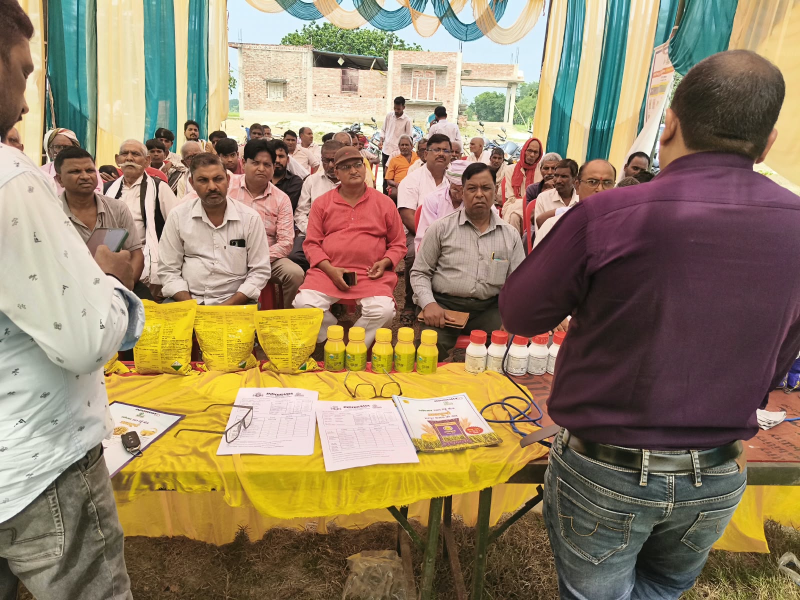 बृहद किसान प्रशिक्षण समारोह में किसानों को दी गई उन्नत कृषि…