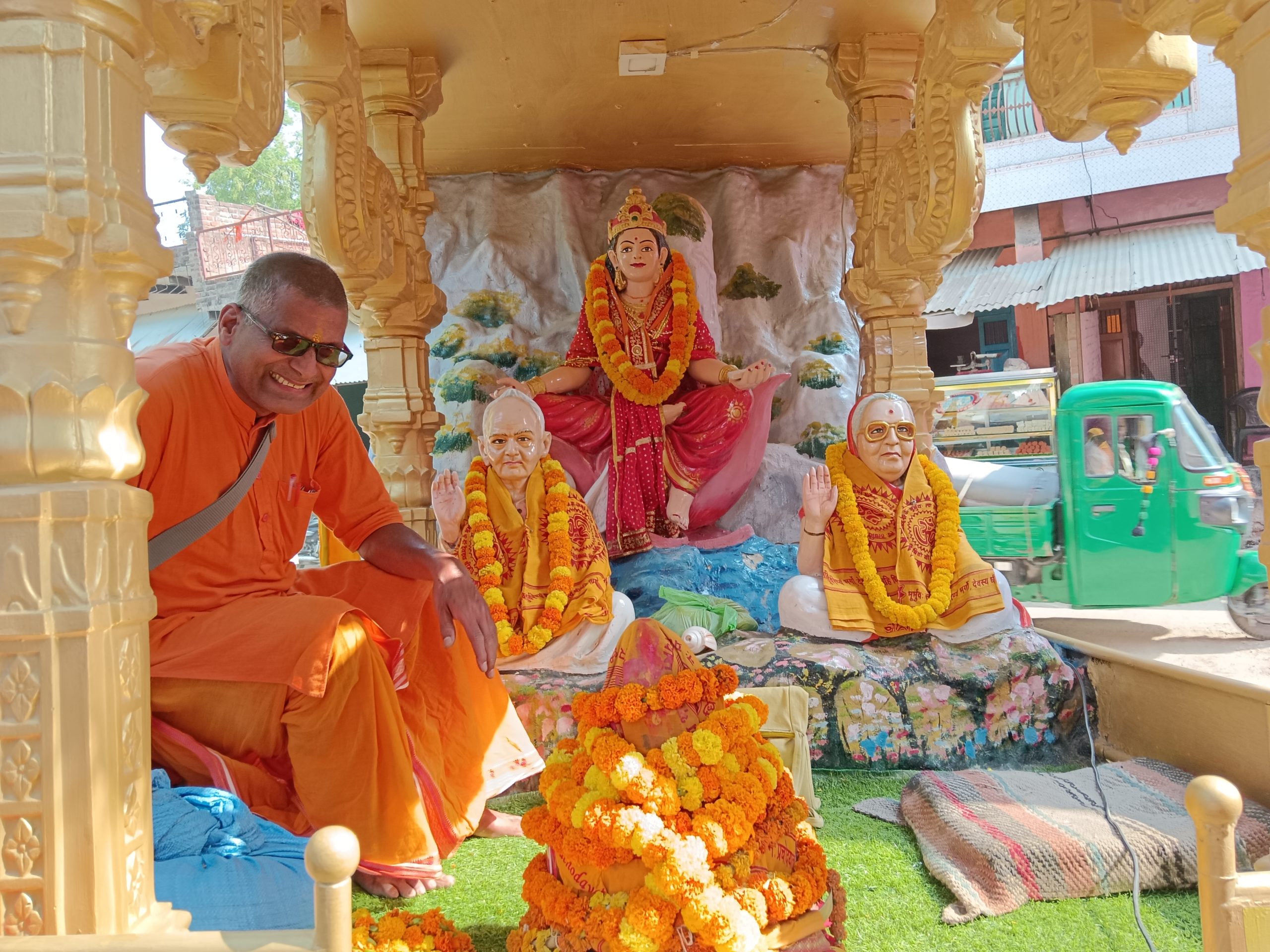 *प्रांतीय युवा प्रकोष्ठ गायत्री परिवार द्वारा पूरे  प्रदेश में निकाली गई कलश यात्रा*