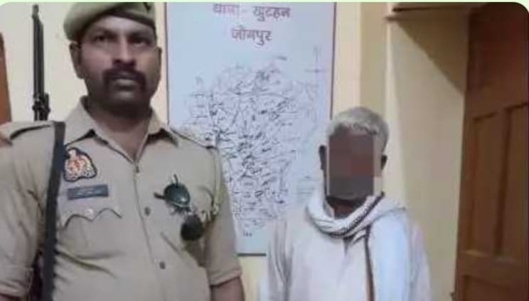 पच्चीस शीशी देसी शराब के साथ खुटहन पुलिस ने एक अभियुक्त को किया गिरफ्तार :-