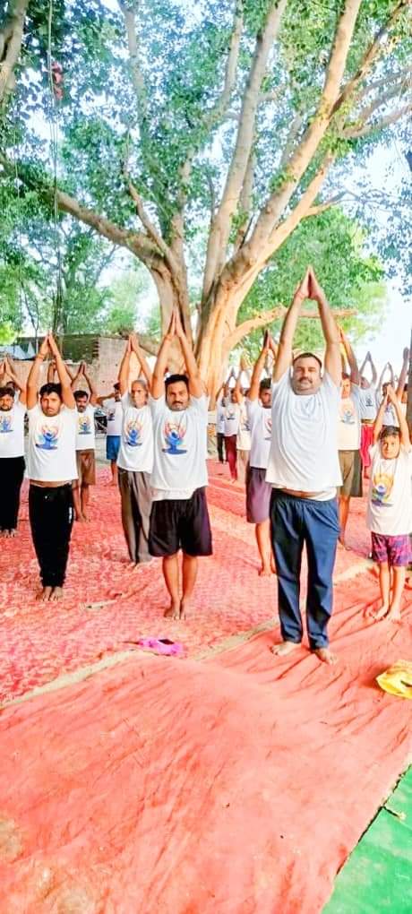 इंद्र देव शुक्ला राजू द्वारा अंतर्राष्ट्रीय योग दिवस मनाया गया