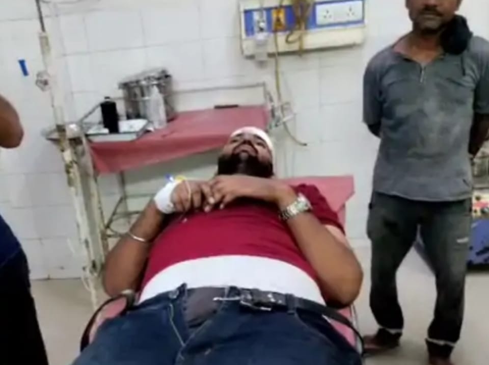दिनदहाड़े हुई फायरिंग से एक युवक के सिर में लगी गोली :-