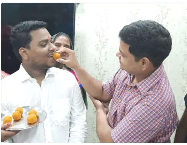 *पीसीएस-जे में प्रथम प्रयास में स्नेहिल का हुआ चयन:* प्रदेश में चौथा स्थान प्राप्त कर जौनपुर का बढ़ाया मान शिक्षक दिवस का हो सम्मान:-