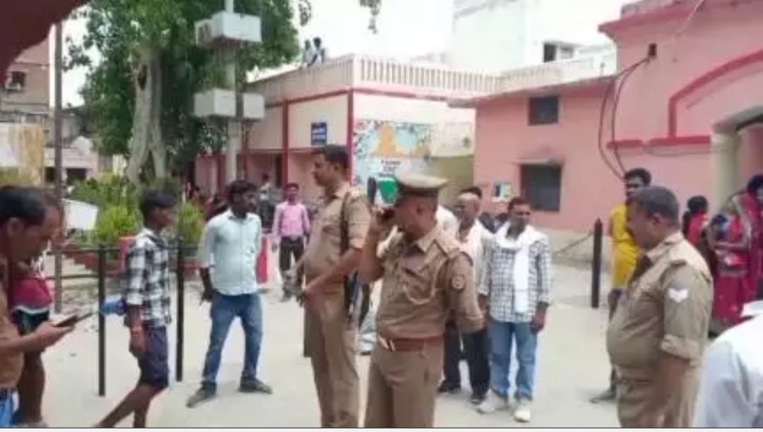 पुलिस चौकी पर तैनात सिपाही की तबीयत अचानक बिगड़ने से बीएचयू वाराणसी ले जाते समय हुई मौत