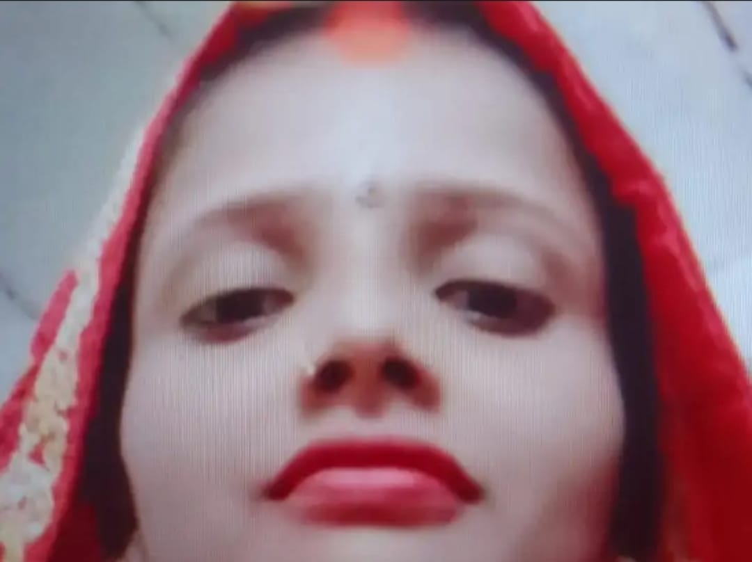 *संदिग्ध परिस्थितियों में विवाहिता की लाश फंदे से लटकती मिली*