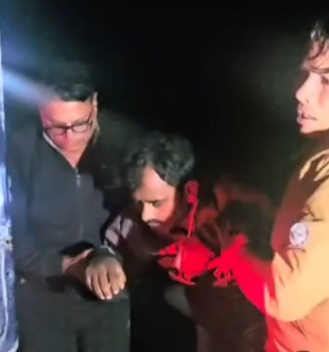 *मुठभेड़ के दौरान शातिर गौ तस्कर के पैर में लगी गोली*