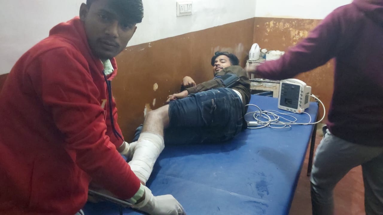 *प्रतापगढ़/नगर पंचायत ढकवा इब्राहिमपुर बाइक और बोलोरो की जबरजस्त टक्कर एक की मौत दो घायल*