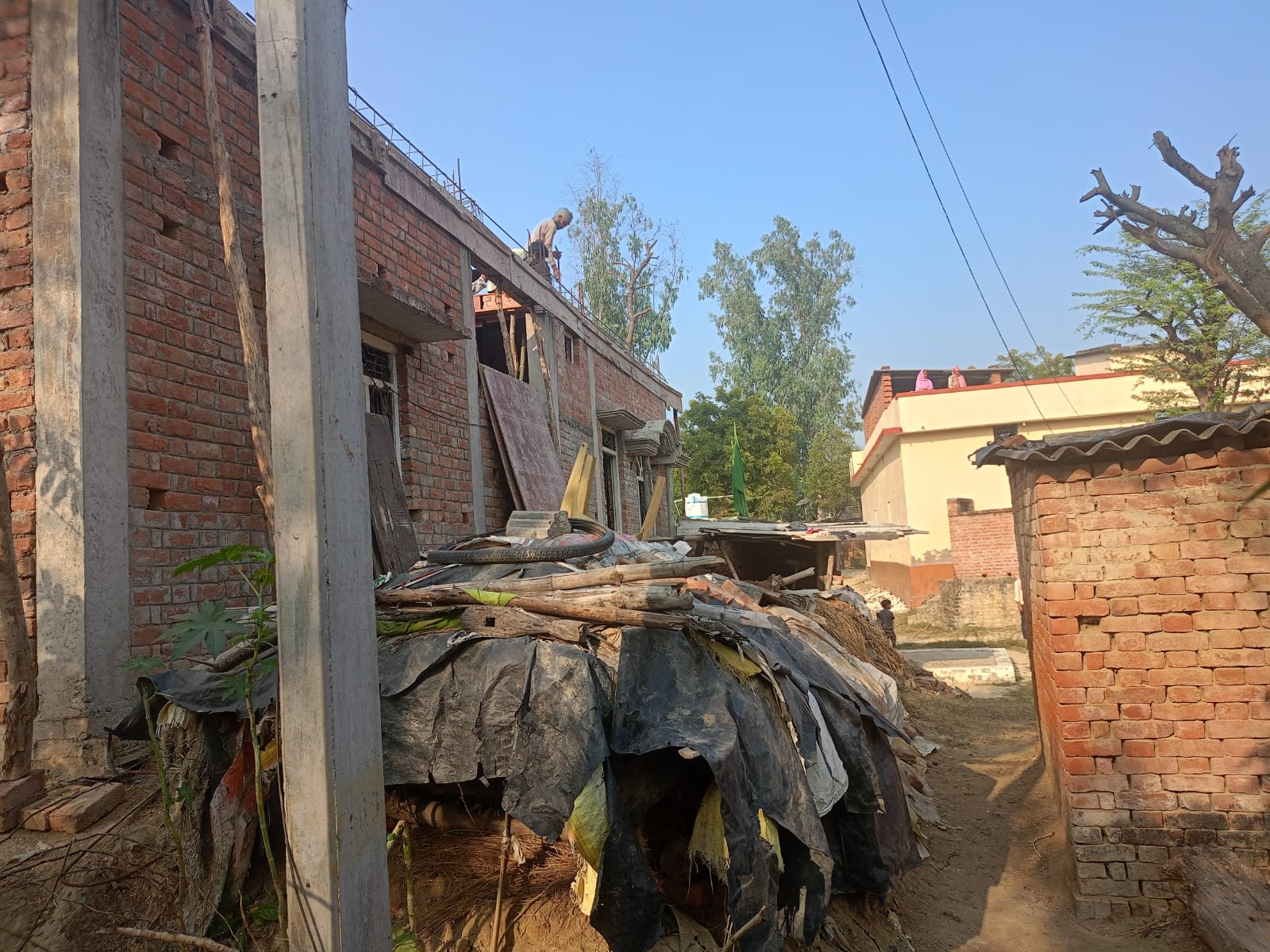 *मुकदमे के बाद भी जबरन निर्माण कार्य जारी*