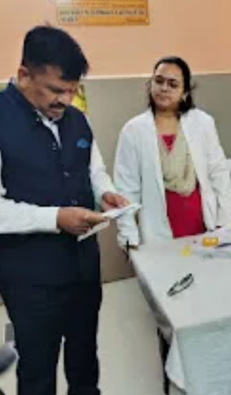 *जिलाधिकारी जौनपुर ने बदलापुर CHC का किया औचक निरीक्षण ,दिए आवश्यक दिशा निर्देश*