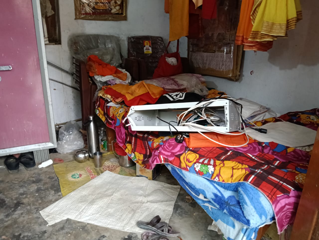 *फिरोजपुर स्थित बाबा खंडेश्वर नाथ मंदिर से चोरों ने घंटा, चांदी का मुकुट ,पंखे इत्यादि सामान पर किया हाथ साफ*