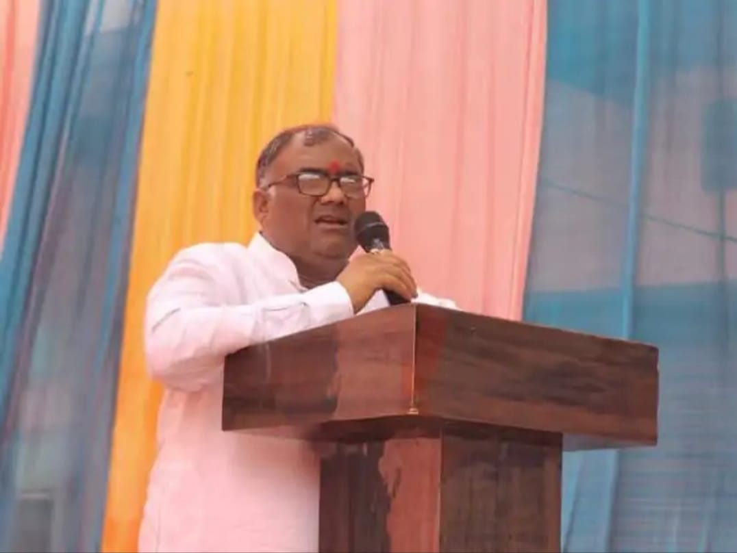 *राज्य मंत्री गिरीश चन्द्र यादव ने किया मल्हनी खुटहन मार्ग का शिलान्यास*