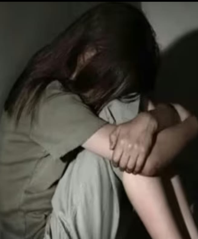 *पुलिस कस्टडी से भागने के प्रयास में दुष्कर्म का आरोपी पुलिया से कूदा ,दोनों पैर में आई गंभीर चोट*