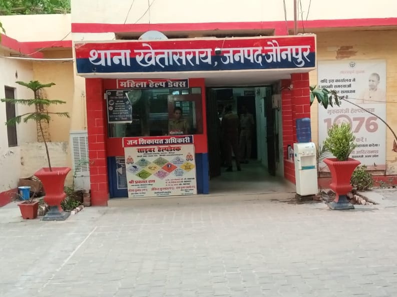 *शादी की जिद पर अडी़ युवती ने, पुलिसकर्मी पर लगाया जबरन समझौता कराने का आरोप*