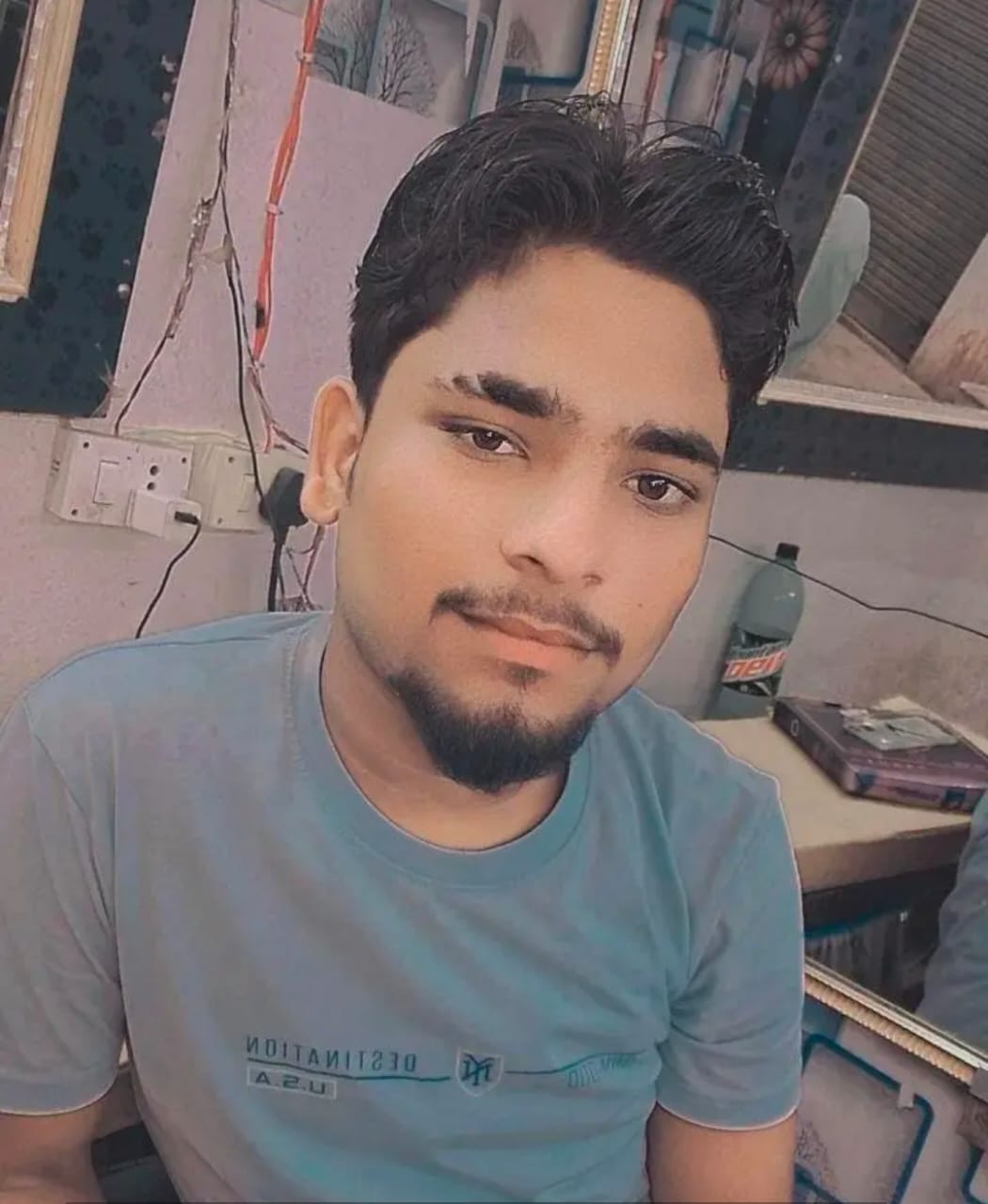 *आम के पेड़ से रस्सी के सहारे लटका मिला युवक का शव*