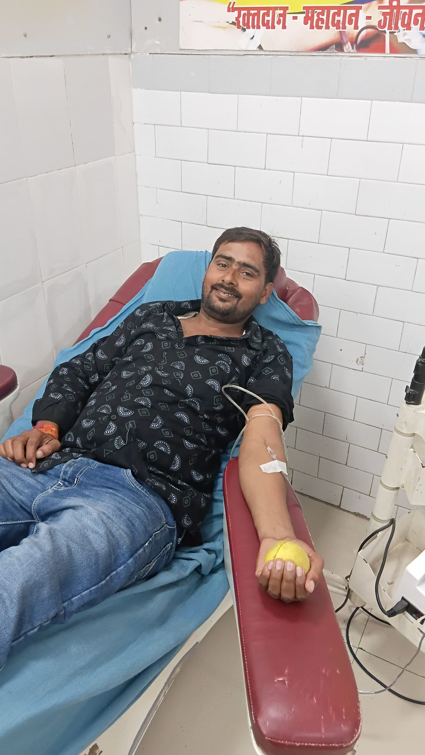 प्रतापगढ़ युवा एंटी करप्शन ऑर्गेनाइजेशन संगठन के द्वारा लगातार ब्लड डोनेशन करके की जा रही लोगों की मदद