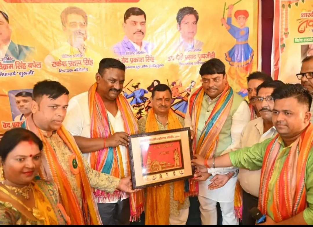 शाहगंज उत्सव वाटिका में डांडिया-गरबा का आयोजन