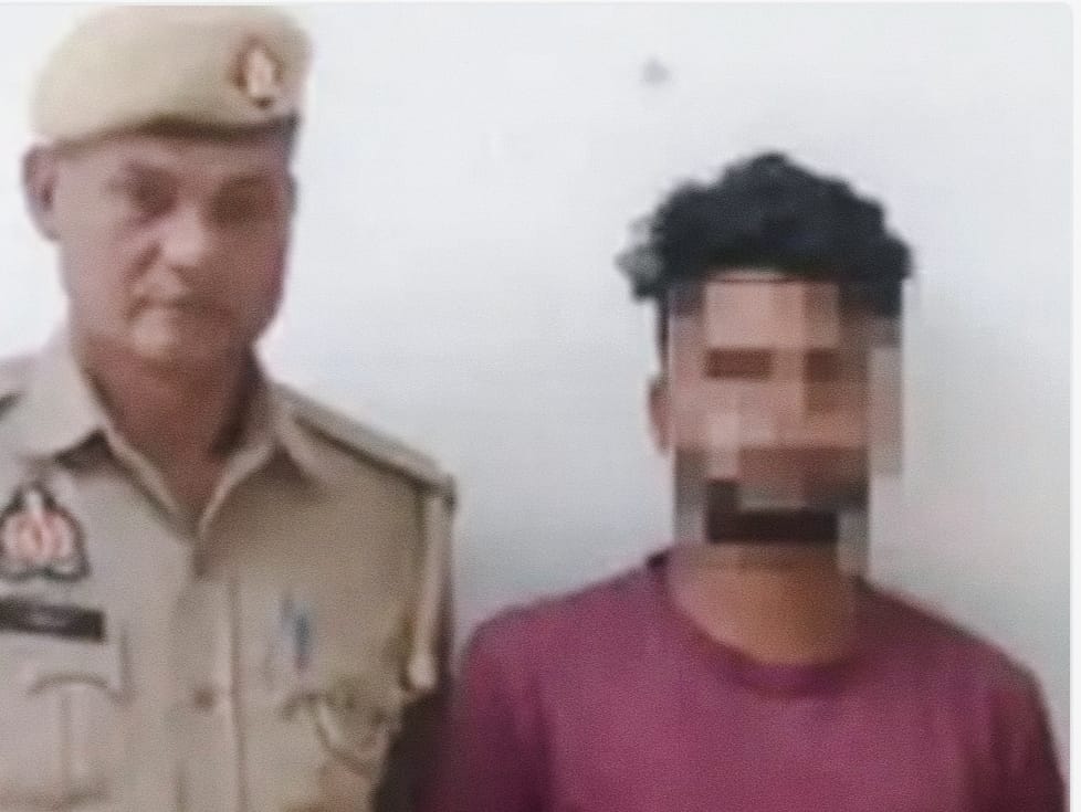 महराजगंज पुलिस ने दो को अवैध तमंचे के साथ दबोचा, एक बाल अपचारी भी शामिल