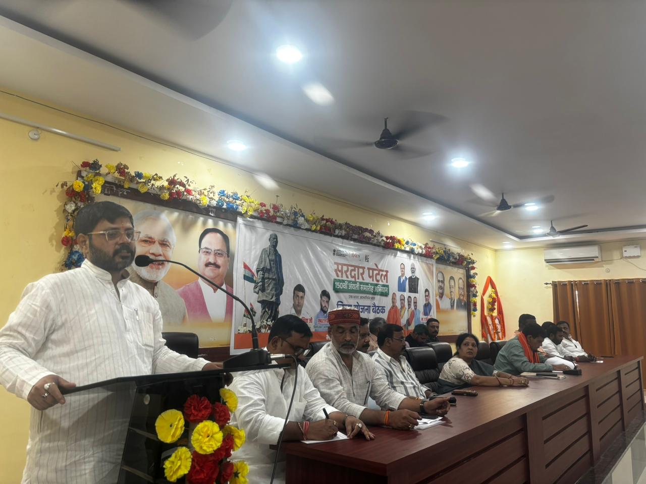 लौह पुरुष सरदार बल्लभ भाई पटेल की 150वीं जयंती वर्ष के उपलक्ष्य में तैयारियों के सम्बध में ऊर्जा मंत्री ए के शर्मा ने ली बैठक