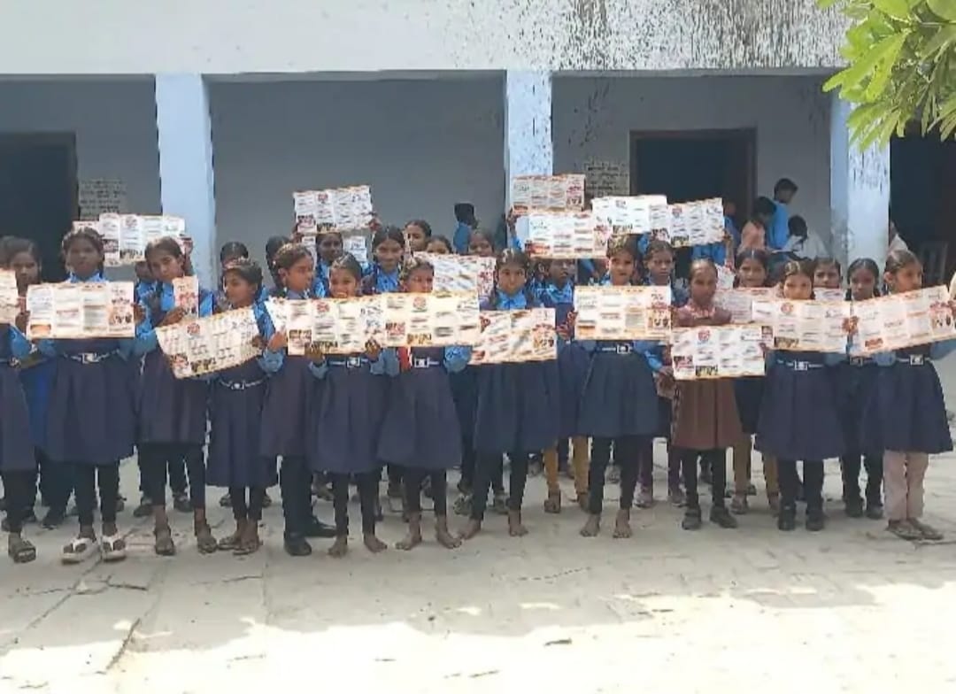 एंटी रोमियो टीम ने छात्राओं को किया जागरूक