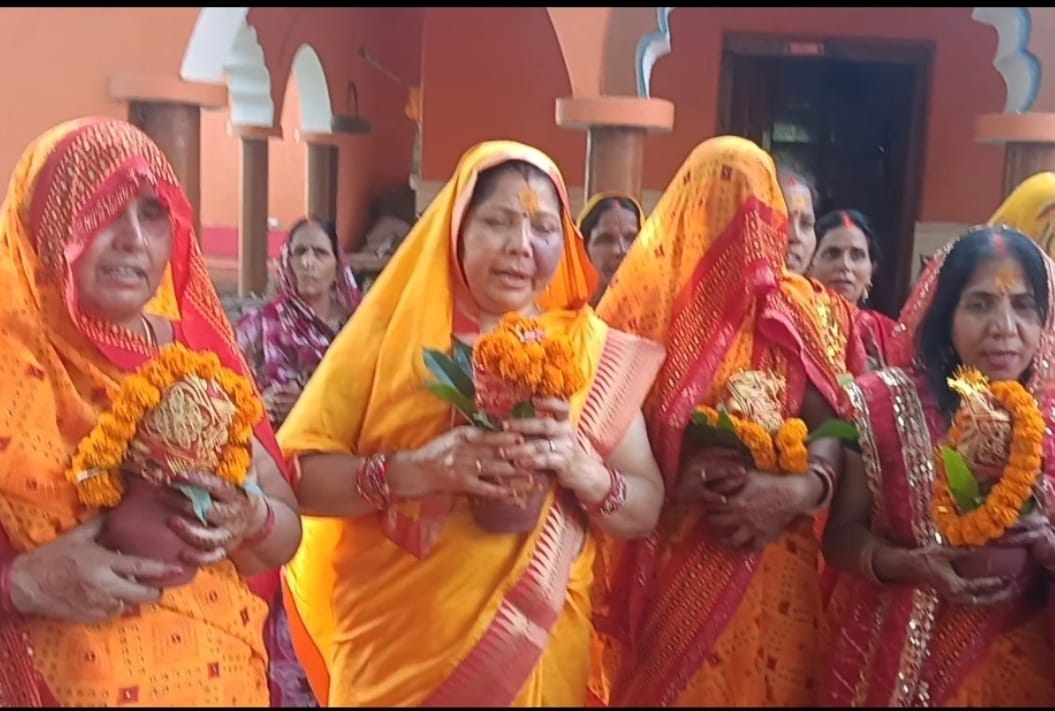 सिगरामऊ के फिरोजपुर में भव्य कलश यात्रा निकली