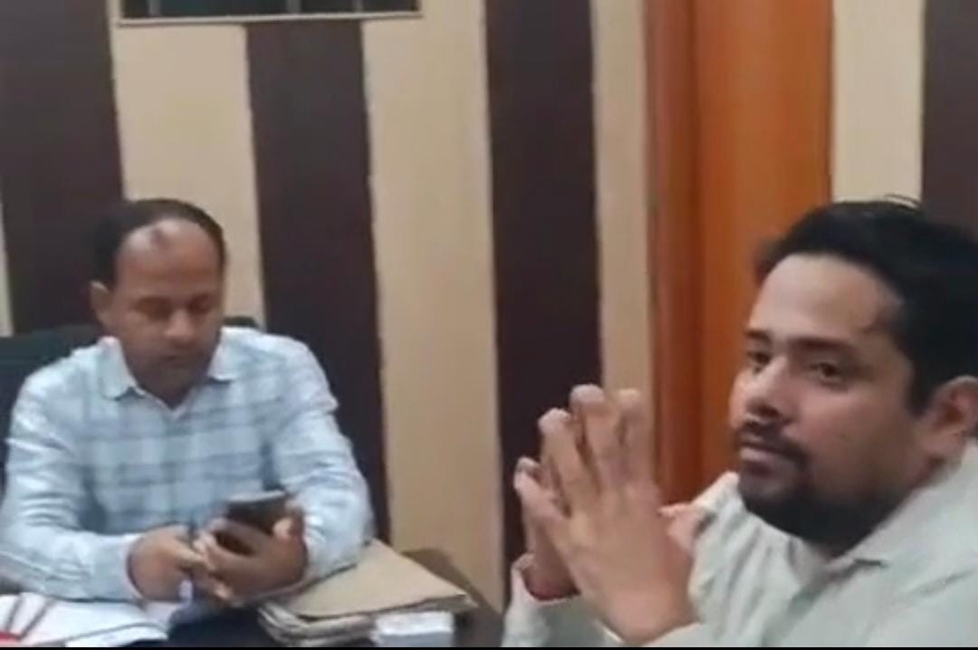 *प्रतापगढ़ तहसील पट्टी के एक व्यक्ति ने लेखपाल पर रिश्वत मांगने का लगाया आरोप ऑडियो रिकॉर्डिंग भी मौजूद* 