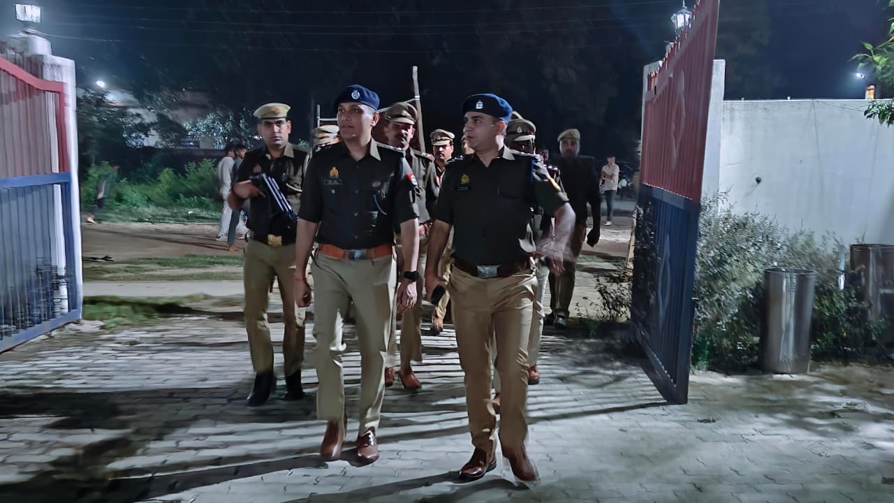 *प्रतापगढ़ थाना रानीगंज में अपराधी के जमानतदार के सत्यापन में खेल, मुंशी निलंबित*