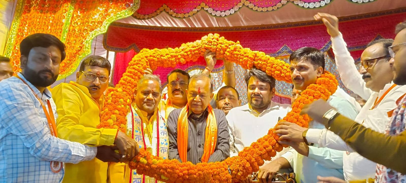 *प्रतापगढ़ पट्टी में पाँच साल बाद शुरू हुई भव्य रामलीला, पूर्व कैबिनेट मंत्री राजेन्द्र प्रताप सिंह ने किया शुभारम्भ* 