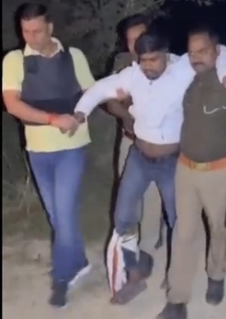 जौनपुर में मुठभेड़ के बाद हिस्ट्रीशीटर करण चौहान गिरफ्तार, पैर में लगी गोली