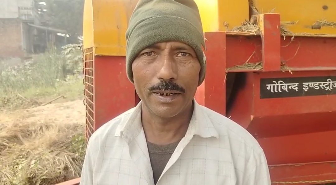 बरईपार चौराहे पर वाहन चेकिंग के नाम पर पुलिसकर्मियों की मनमानी