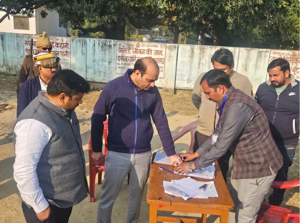 *प्रतापगढ़ में मतदाता सूची पुनरीक्षण कार्य युद्ध स्तर पर जारी आयोग के निर्देश पर सभी बूथों पर चलाया गया विशेष अभियान*