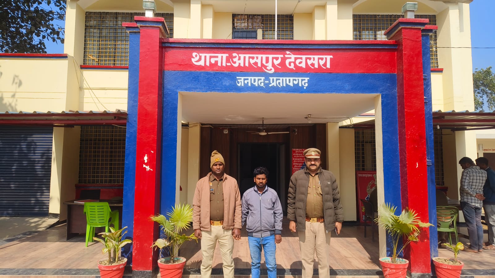 प्रतापगढ़ आसपुर देवसरा क्षेत्रांतर्गत दुष्कर्म के अभियोग में वांछित आरोपी गिरफ्तार, पुलिस ने भेजा जेल