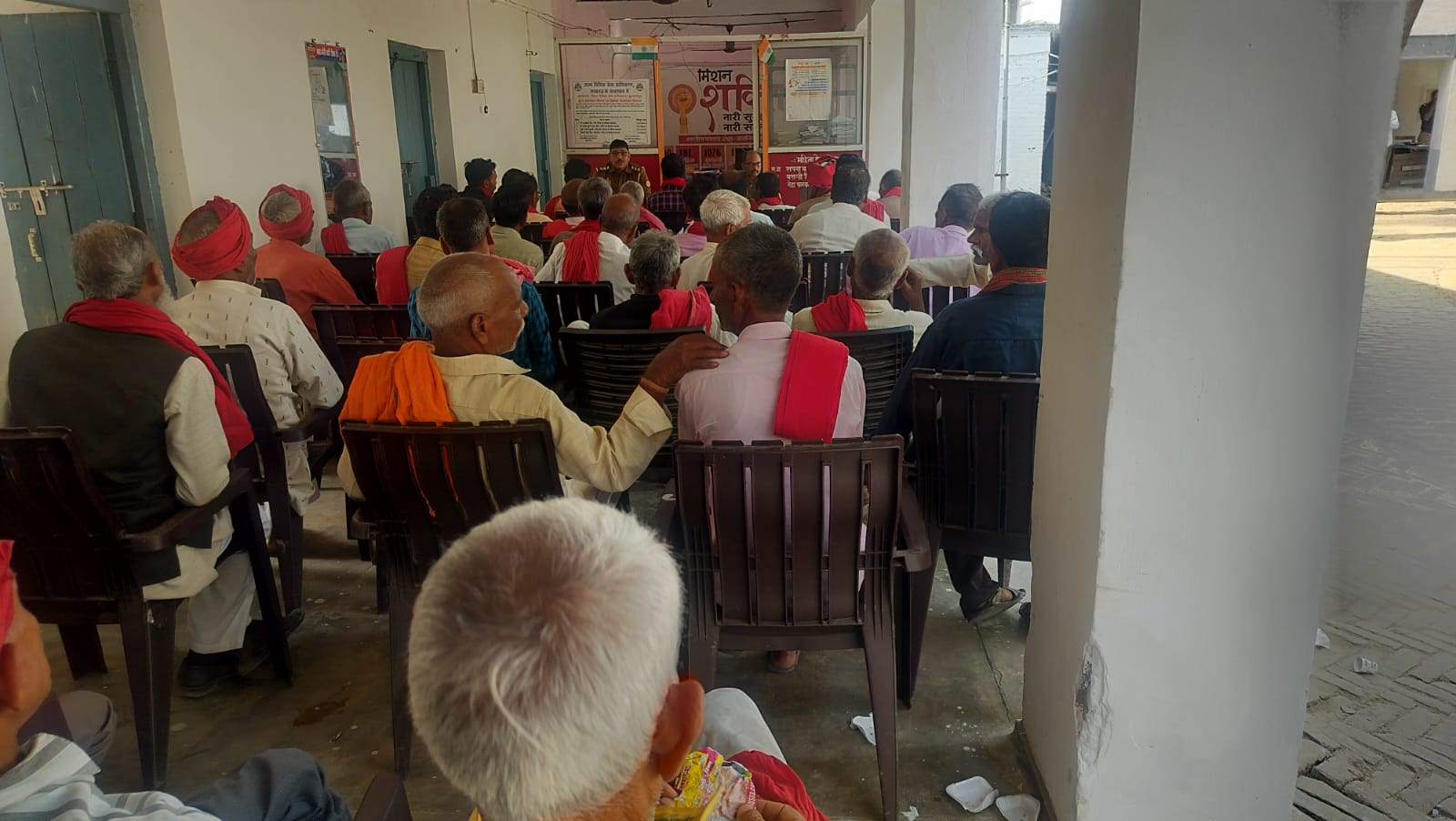 आगामी त्योहारों के दृष्टिगत जयसिंहपुर कोतवाली परिसर में ग्राम प्रहरियों/चौकीदारों के साथ एक महत्वपूर्ण बैठक का आयोजन किया गया।