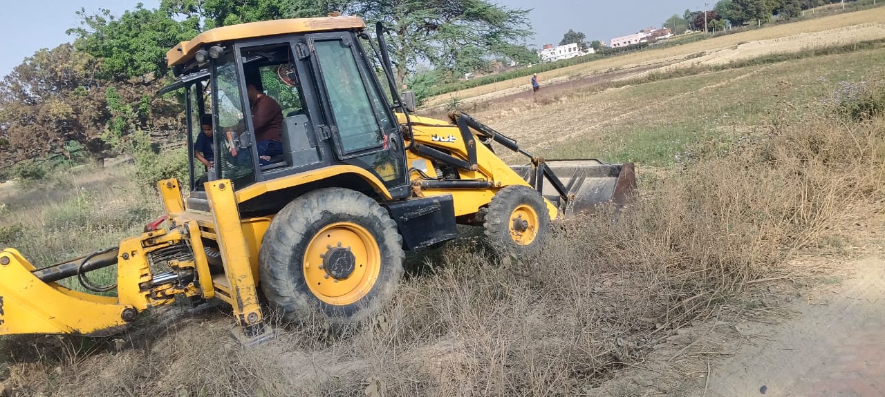 जमऊपट्टी-फिरोजपुर में अधूरी नहर पटरी का निर्माण कार्य शुरू, ग्रामीणों में खुशी