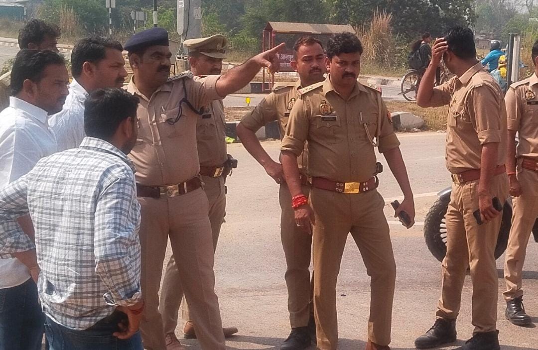 *प्रतापगढ़ एन एच 731 फोर लेन बाईपास पर कार व मोटरसाइकिल की जबरजस्त टक्कर दो की मौत एक घायल*