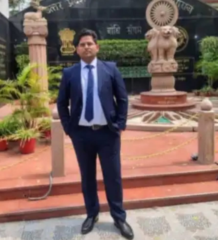 जौनपुर: बदलापुर की दो प्रतिभाओं ने PCS में लहराया परचम, क्षेत्र में खुशी की लहर