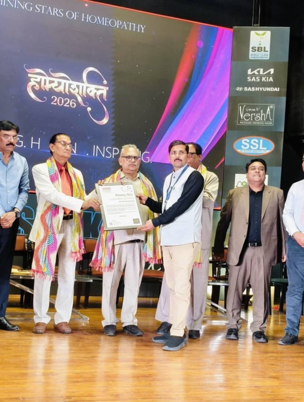 बदलापुर के चिकित्सक डॉ. चंद्र प्रकाश ‘शाइनिंग स्टार ऑफ होम्योपैथी अवार्ड’ से सम्मानित