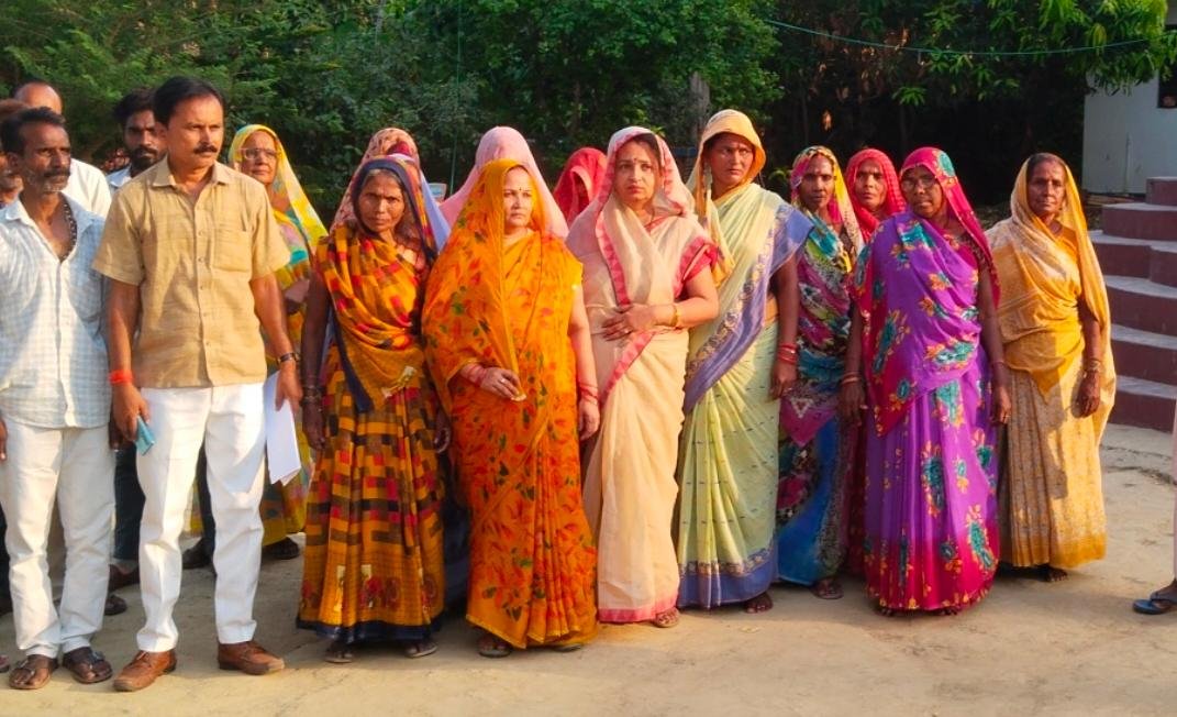 *सुल्तानपुर चांदा फरमापुर प्रधान ने प्रेस कॉन्फ्रेंस कर महिला के आरोपों का किया खंडन*