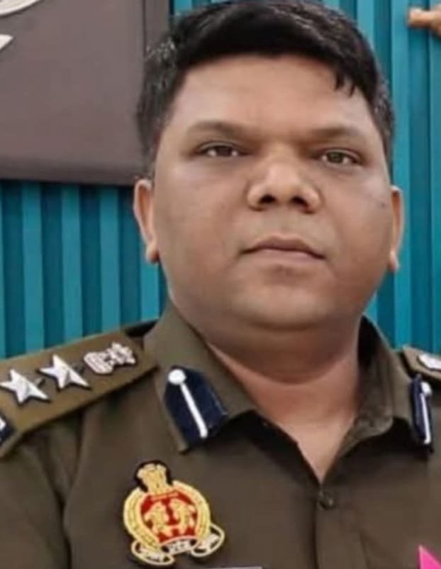 जौनपुर में एसपी की बड़ी कार्रवाई, चौकी प्रभारी लाइन हाजिर; हेड कांस्टेबल निलंबित