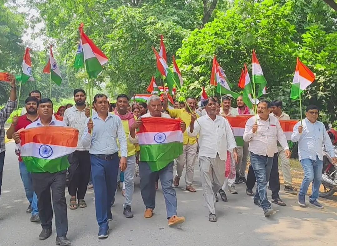 *बक्शा ब्लॉक में निकली भव्य तिरंगा यात्रा; देशभक्ति के नारों से गूंजा परिसर*