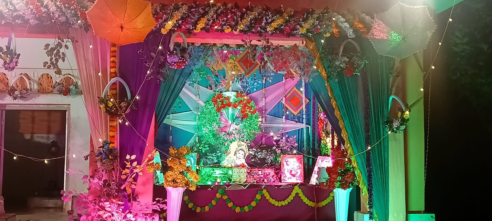 क्षेत्र के प्रमुख मंदिरों में धूमधाम से मनाया जा रहा श्रीकृष्ण जन्मोत्सव