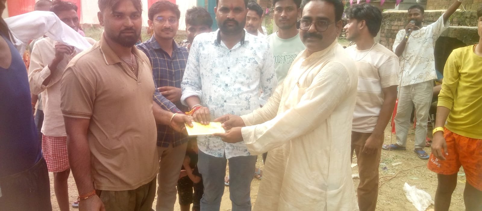महमूदपुर में धूमधाम से मनाया गया दहीहांडी उत्सव, गोविंदा की टोली ने दिखाया उत्साह